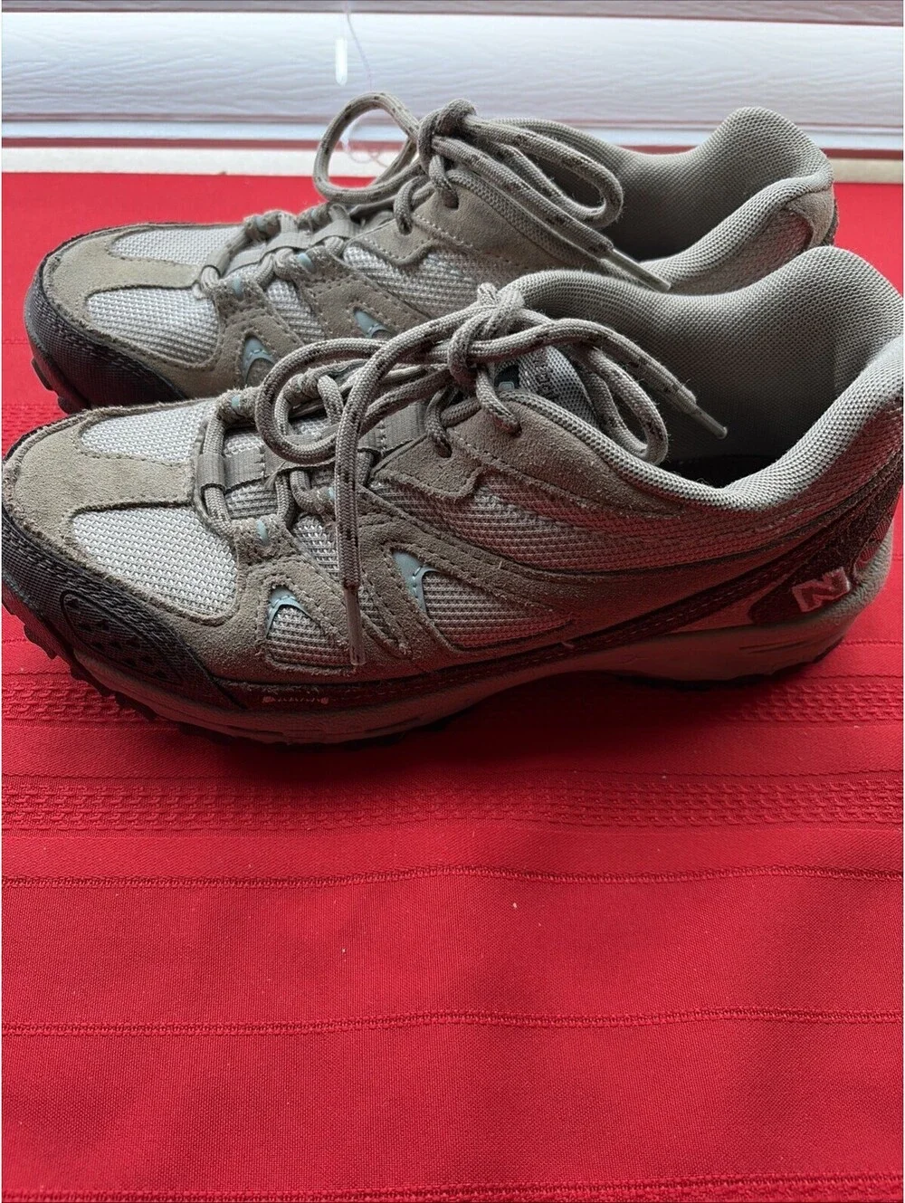 New Balance 606 Women's Size 8  Brown Hiking Trail Shoes